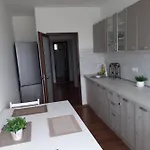 La Apartament *