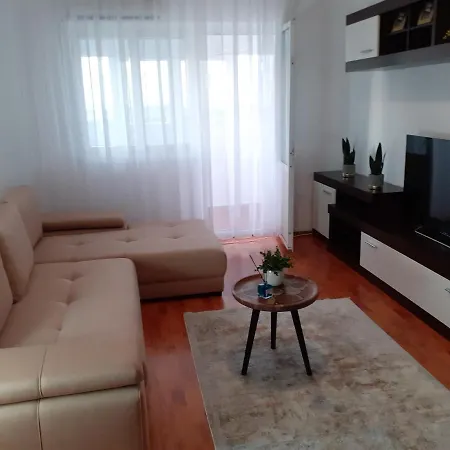 Apartament La *